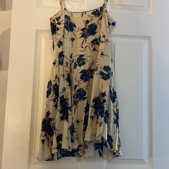 Aritzia talula floral dress - Picture 5 of 7